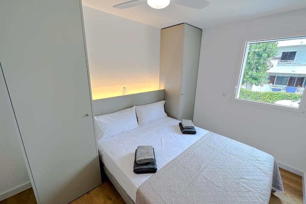 Can Romy Appartement T3 B - A 20M De La Plage De Cala Montgo Ля Эскала Экстерьер фото